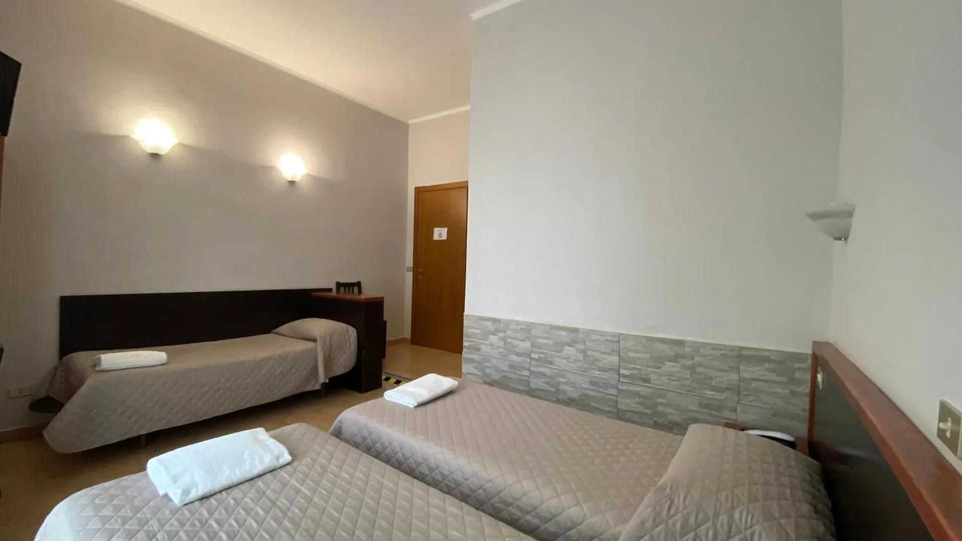 Hotel Atena Milão