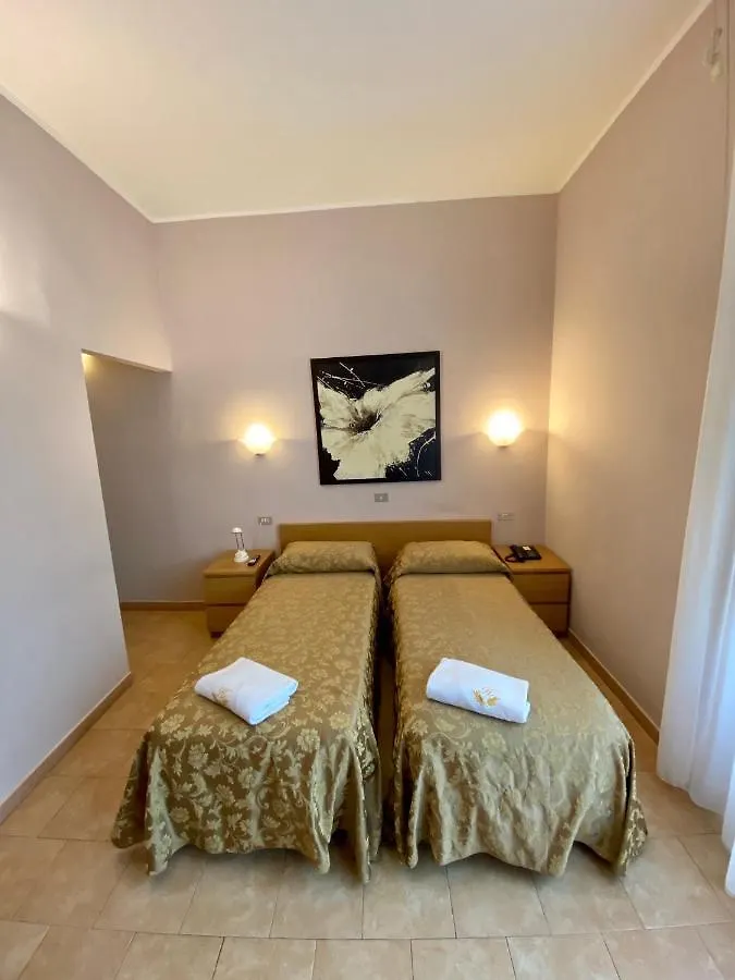 Hotel Atena Milano 2*,
