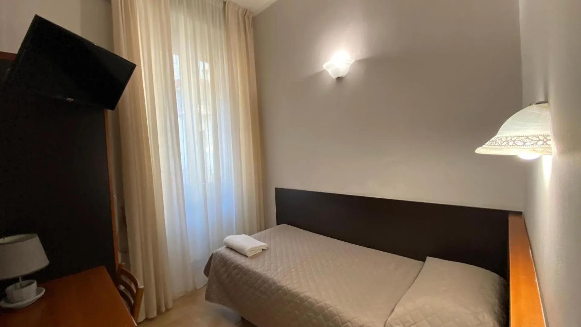 Hotel Atena Milano İtalya