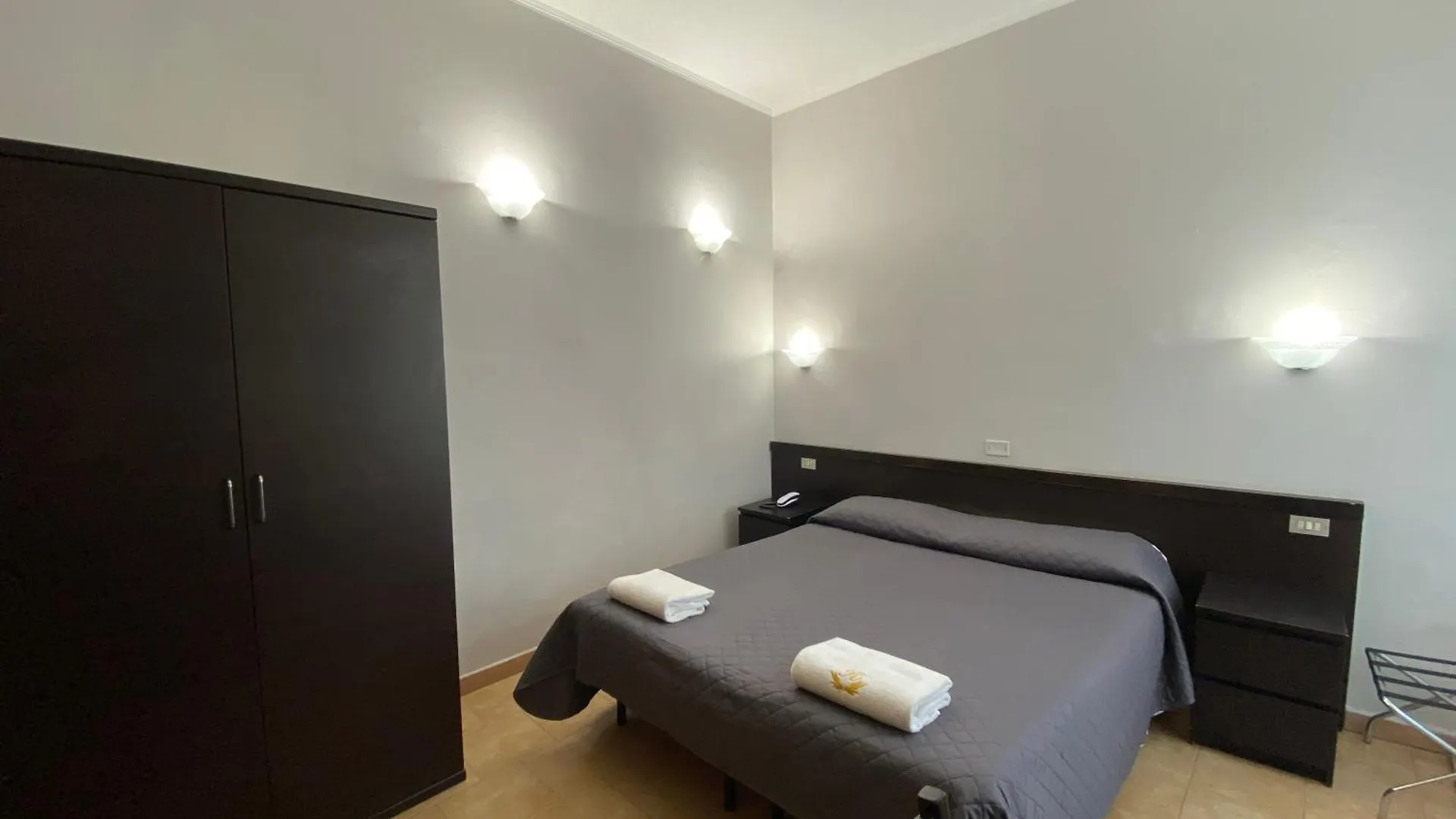 Hotel Atena Milano İtalya