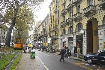 **  Hotel Atena Milano İtalya